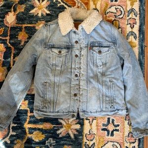 Levi’s trucker Sherpa jacket (woman’s)